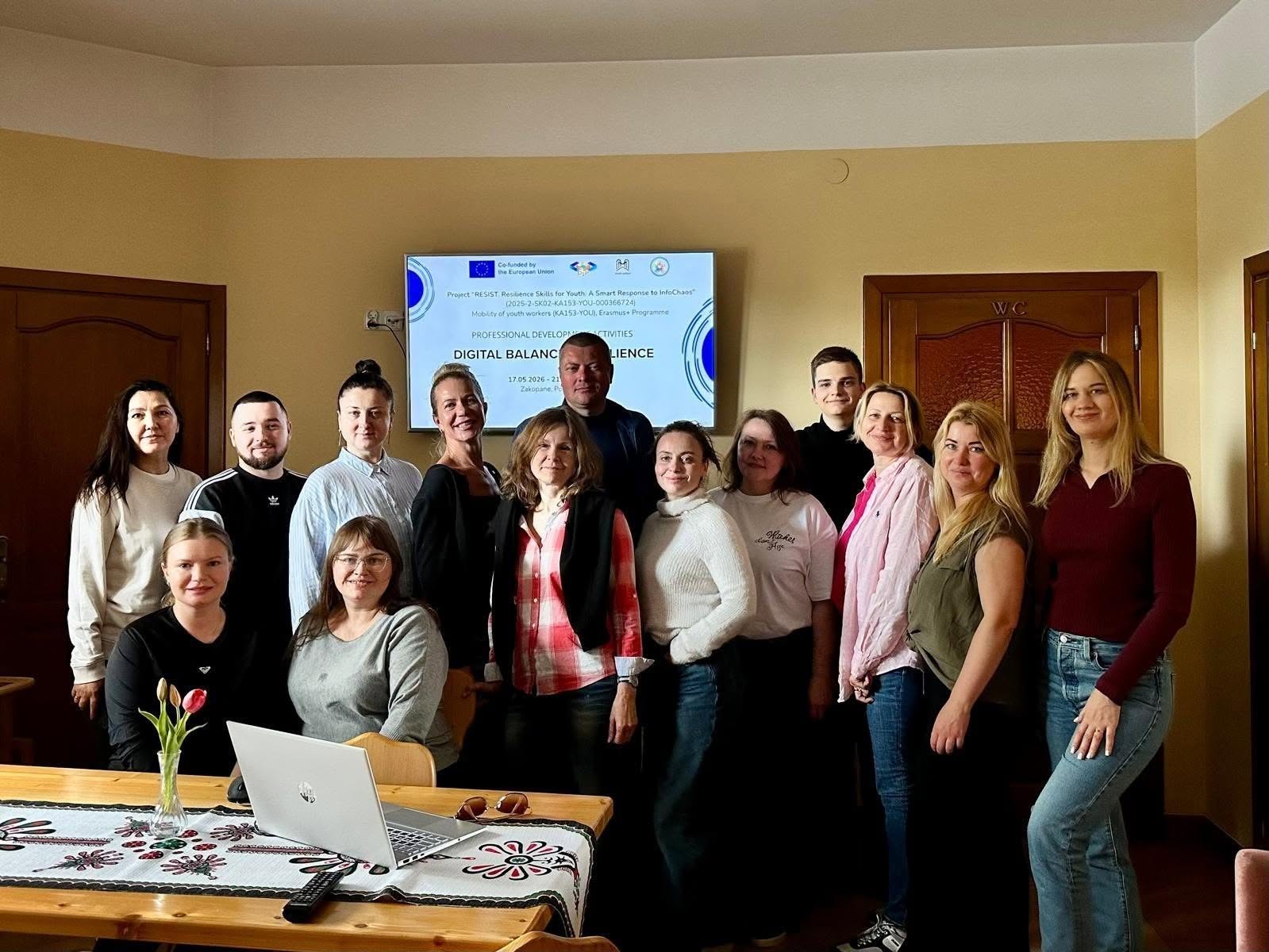 Проєкт RESIST: нові інструменти для молодіжної роботи, цифрового балансу та стійкості молоді